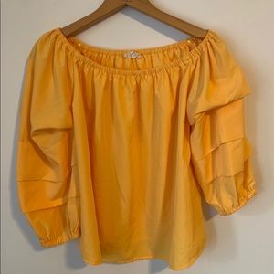 off the shoulder yellow top🍋